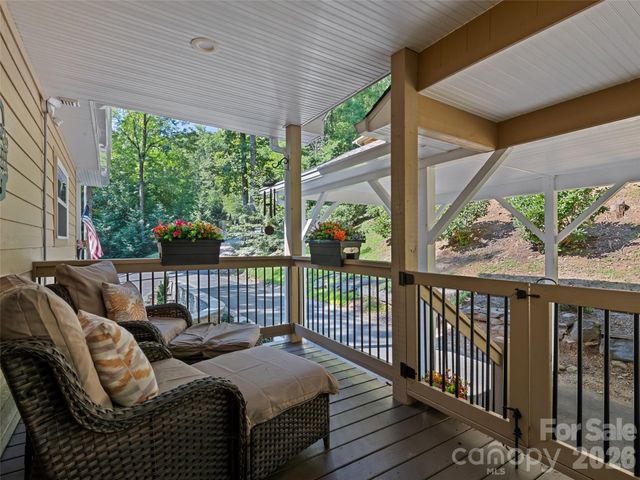100 Loafer Lane, Waynesville, NC 28785