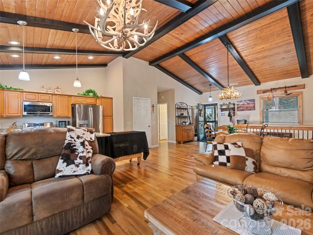 100 Loafer Lane, Waynesville, NC 28785