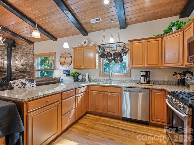 100 Loafer Lane, Waynesville, NC 28785