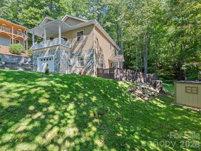 100 Loafer Lane, Waynesville, NC 28785