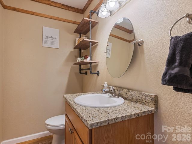 100 Loafer Lane, Waynesville, NC 28785