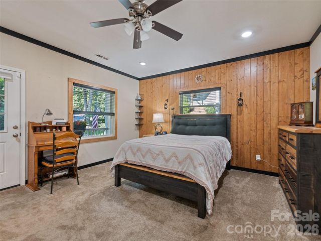 100 Loafer Lane, Waynesville, NC 28785