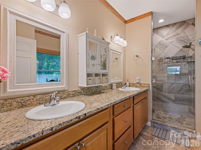 100 Loafer Lane, Waynesville, NC 28785