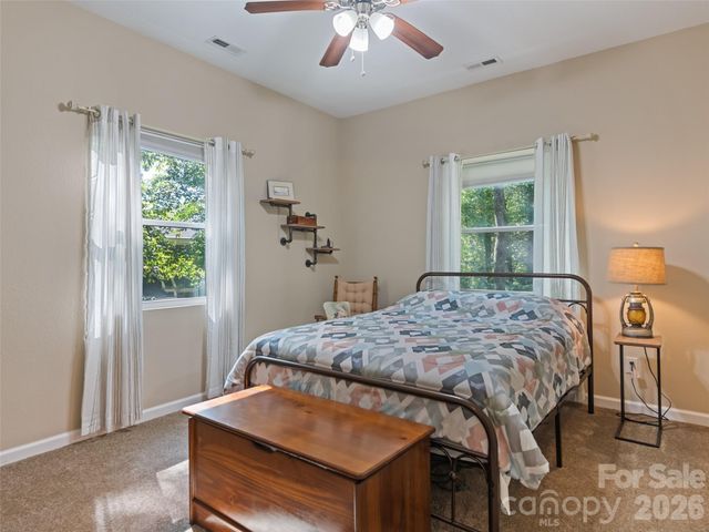 100 Loafer Lane, Waynesville, NC 28785