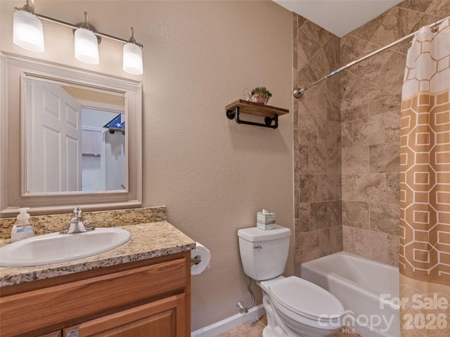 100 Loafer Lane, Waynesville, NC 28785