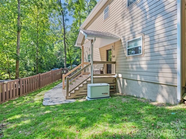 100 Loafer Lane, Waynesville, NC 28785