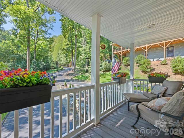 100 Loafer Lane, Waynesville, NC 28785