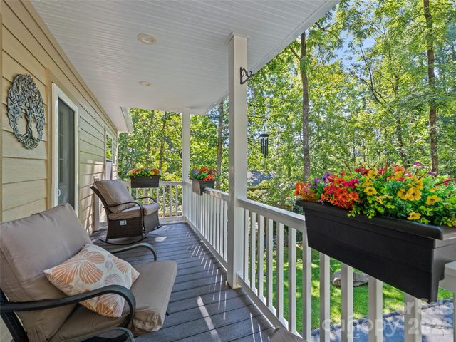 100 Loafer Lane, Waynesville, NC 28785