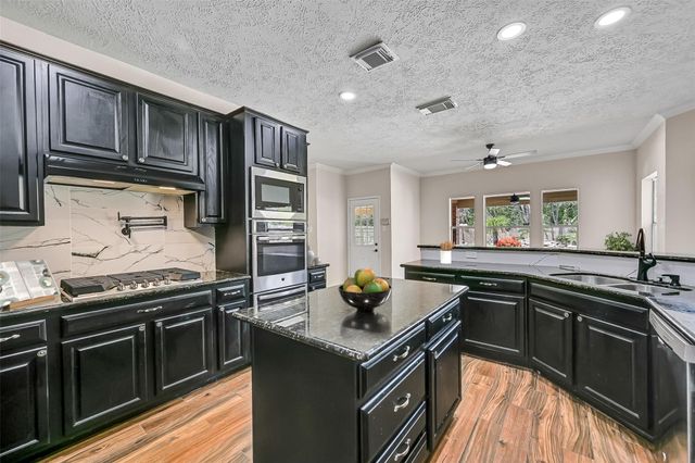 306 Melodywood Drive, Friendswood, TX 77546