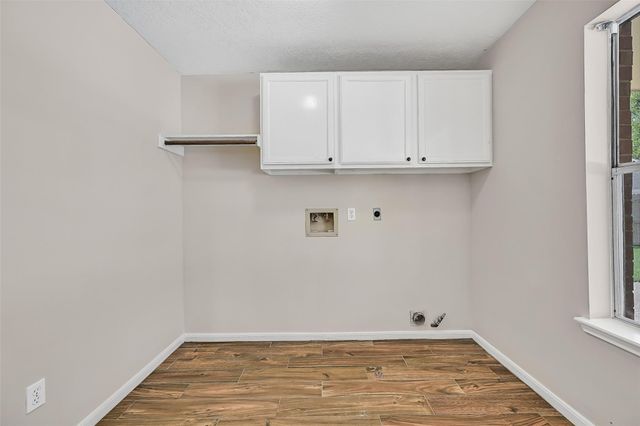 306 Melodywood Drive, Friendswood, TX 77546