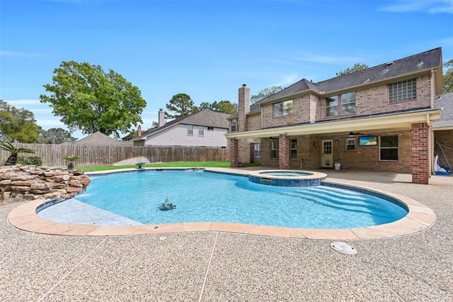 306 Melodywood Drive, Friendswood, TX 77546