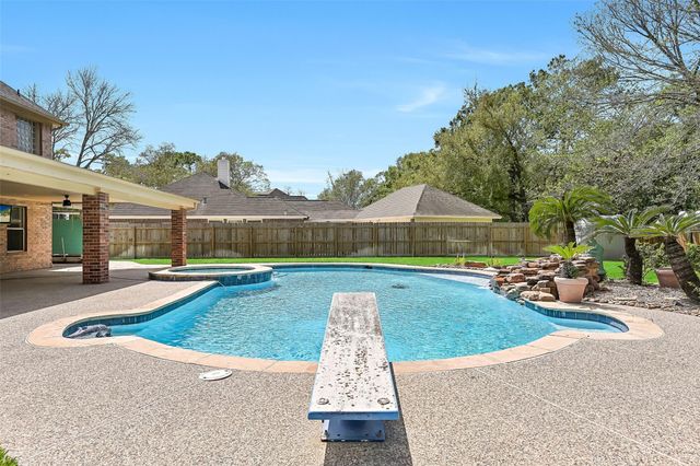 306 Melodywood Drive, Friendswood, TX 77546