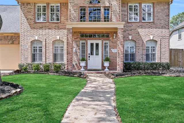 306 Melodywood Drive, Friendswood, TX 77546