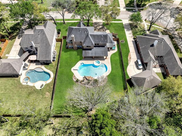 306 Melodywood Drive, Friendswood, TX 77546