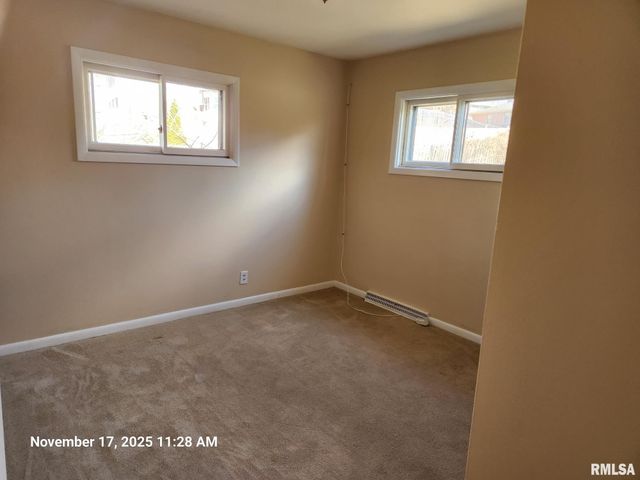 4924 N MANSFIELD Drive, Peoria, IL 61614