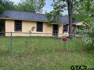 302 Hollis Street, Troup, TX 75789