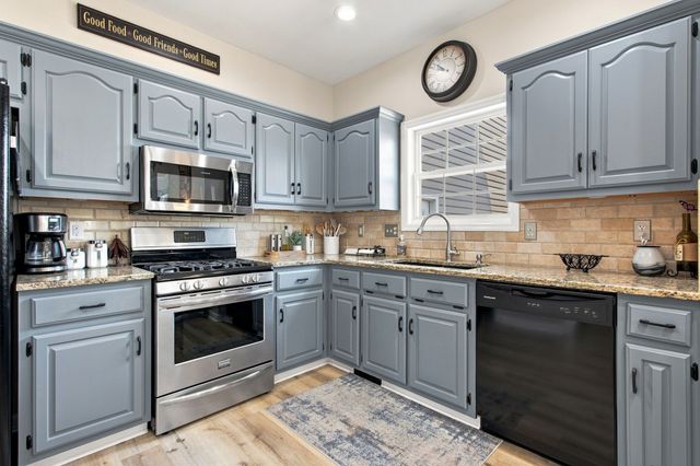 847 Nathan Dr, Columbia, TN 38401