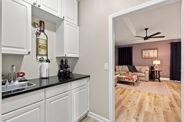 847 Nathan Dr, Columbia, TN 38401