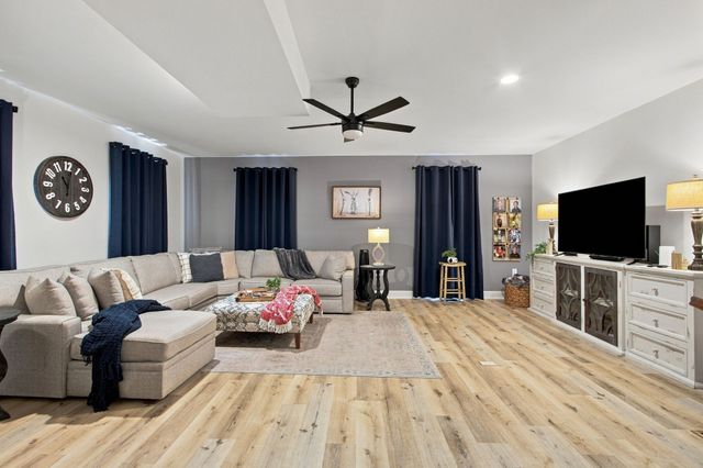 847 Nathan Dr, Columbia, TN 38401