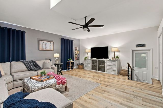 847 Nathan Dr, Columbia, TN 38401
