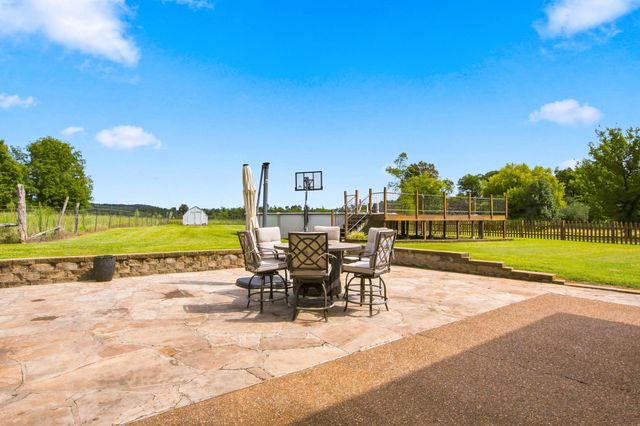 847 Nathan Dr, Columbia, TN 38401