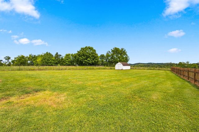 847 Nathan Dr, Columbia, TN 38401