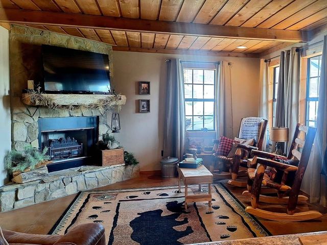 609 Whitthorne St, Shelbyville, TN 37160