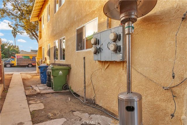 4257 San Pedro Place, Los Angeles, CA 90011
