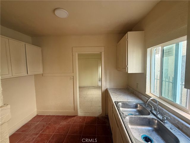 4257 San Pedro Place, Los Angeles, CA 90011