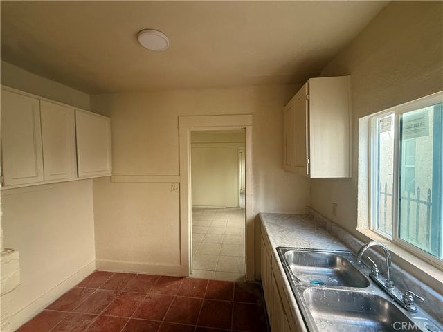 4257 San Pedro Place, Los Angeles, CA 90011