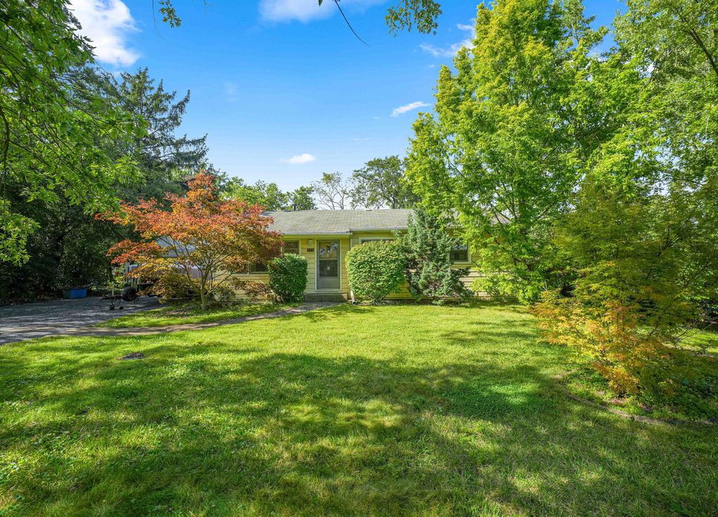 424 Village Road, Willowbrook, IL 60527 — exterior