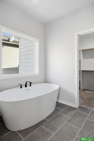 5614 N 198th Street, Elkhorn, NE 68022