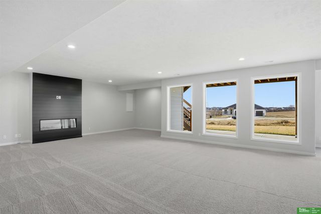 5614 N 198th Street, Elkhorn, NE 68022