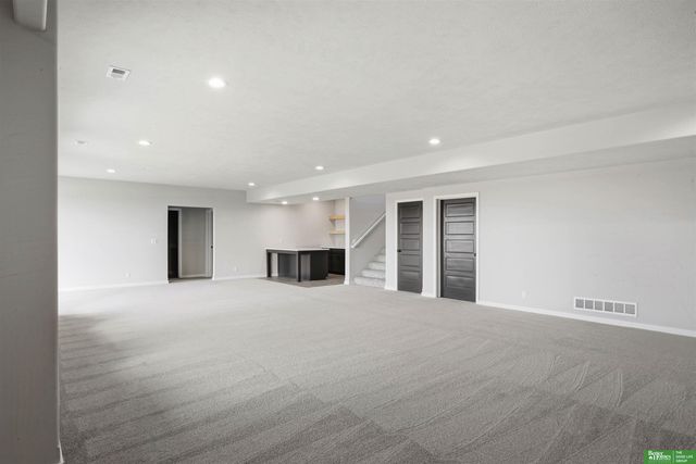 5614 N 198th Street, Elkhorn, NE 68022