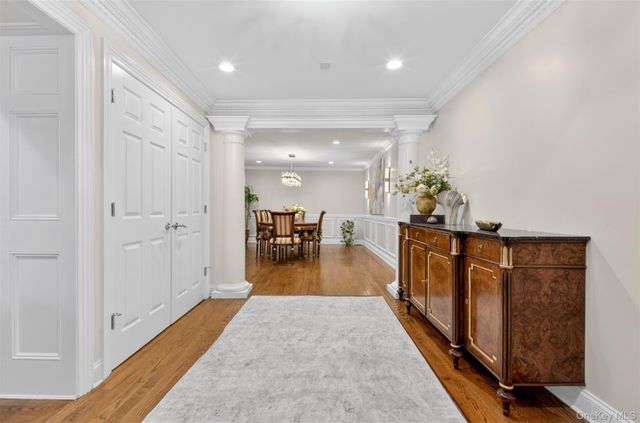 125 Mimosa Drive, East Hills, NY 11576
