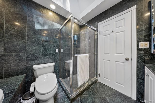 125 Mimosa Drive, East Hills, NY 11576