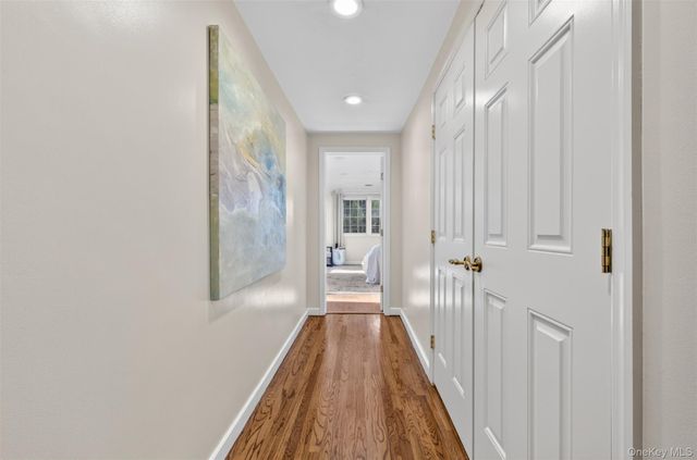 125 Mimosa Drive, East Hills, NY 11576