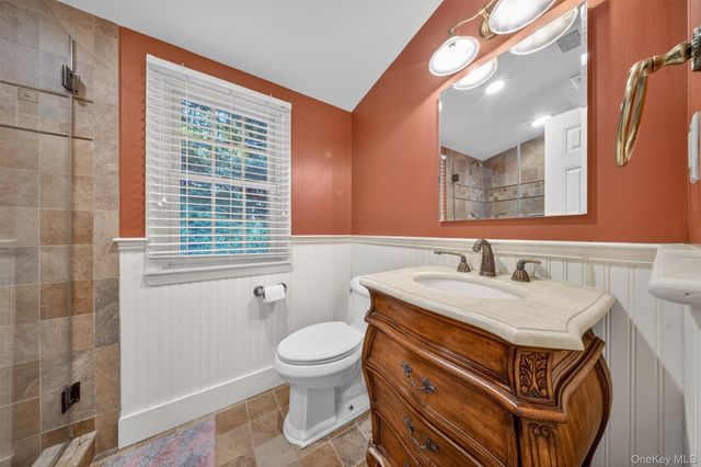125 Mimosa Drive, East Hills, NY 11576