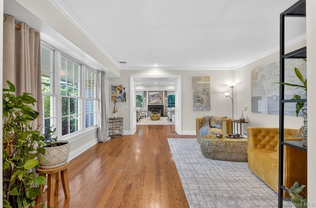 125 Mimosa Drive, East Hills, NY 11576