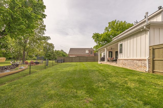 3442 N Sweet Osage Lane, Fayetteville, AR 72704
