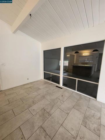 2420 Tomar Ct, Pinole, CA 94564