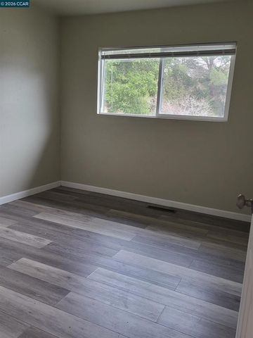 2420 Tomar Ct, Pinole, CA 94564