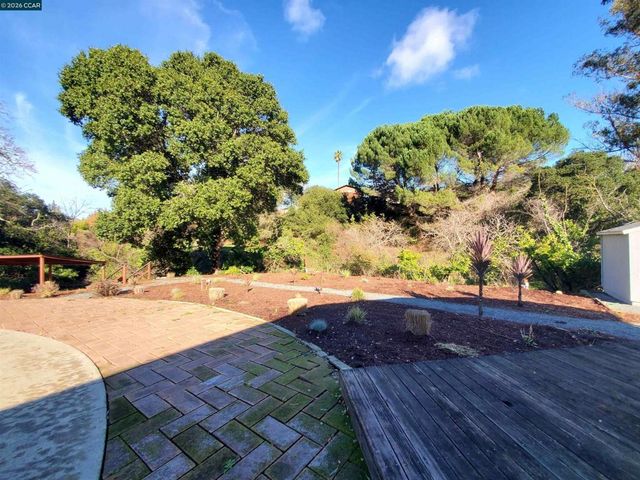 2420 Tomar Ct, Pinole, CA 94564