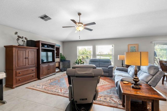 809 TIMELESS MOSS DRIVE, Ruskin, FL 33570