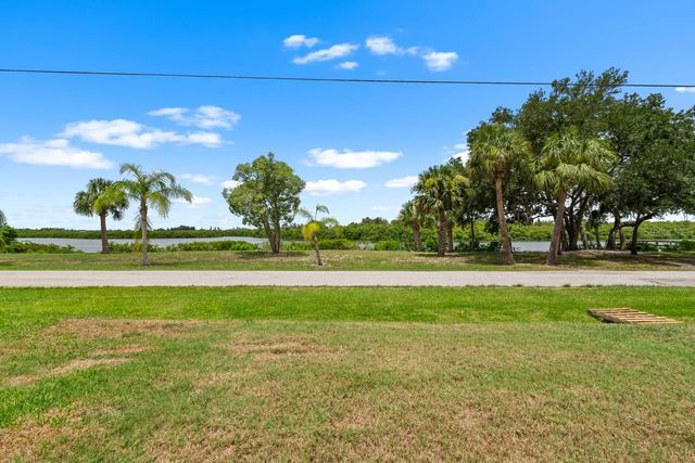 809 TIMELESS MOSS DRIVE, Ruskin, FL 33570