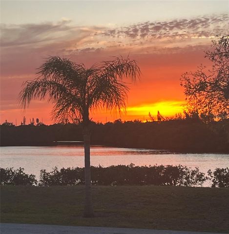 809 TIMELESS MOSS DRIVE, Ruskin, FL 33570