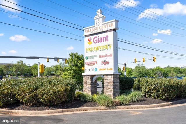 13730 AVIATION PL, Herndon, VA 20171