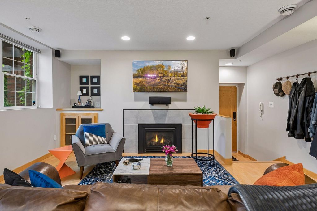 1926 Pleasant Avenue 101, Minneapolis, MN 55403 — exterior