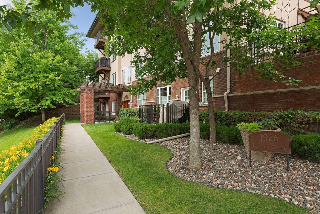 1926 Pleasant Avenue 101, Minneapolis, MN 55403 — photo 3