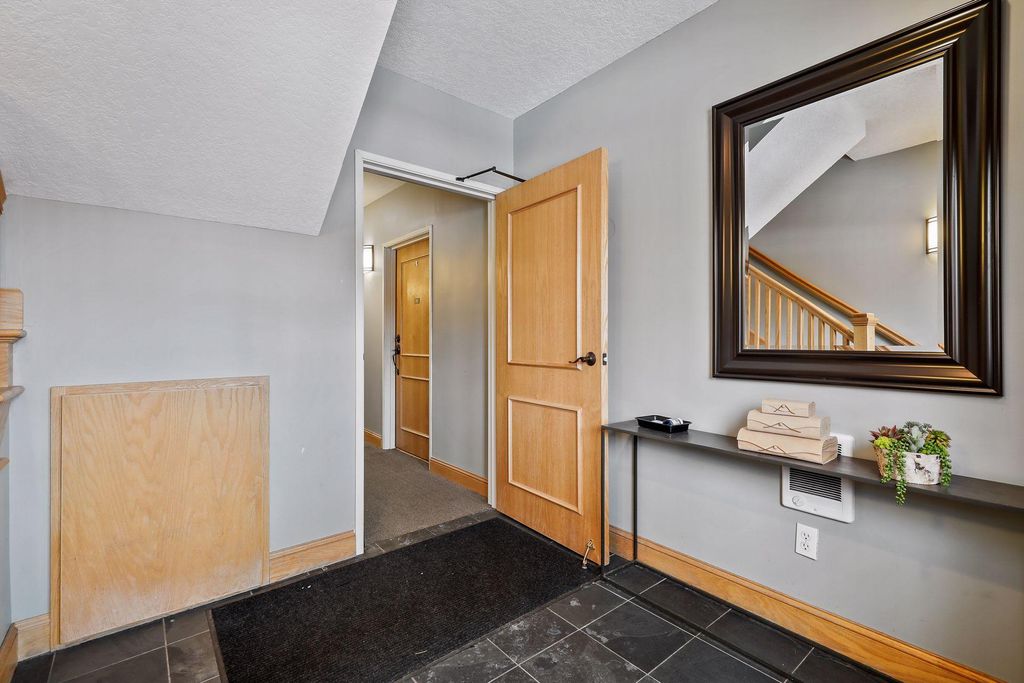 1926 Pleasant Avenue 101, Minneapolis, MN 55403 — photo 5